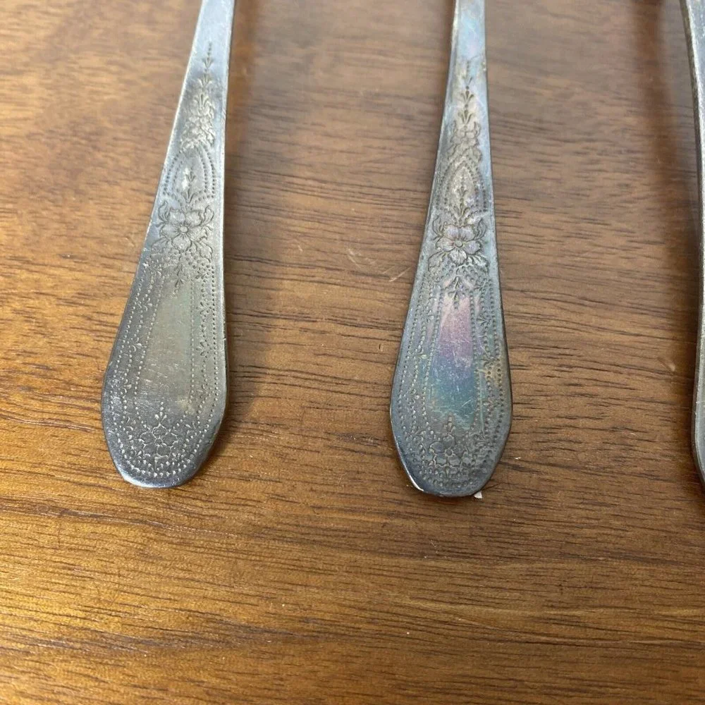 4 Teaspoons Oneida Community FRIENDSHIP aka MEDALITY 1932 Tudor Plate Art Deco